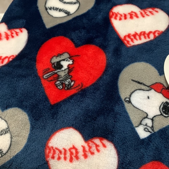 Peanuts: baseball themed VelvetLoft throw blanket by Berkshire - Picture 3 of 4